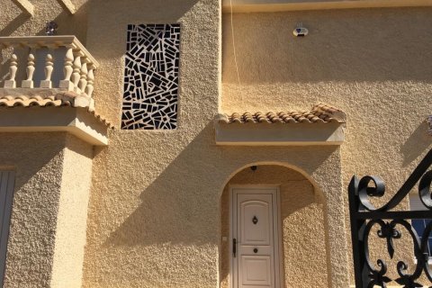Villa en venta en Cabo Roig, Alicante, España 4 dormitorios, 245 m2 No. 58695 - foto 7