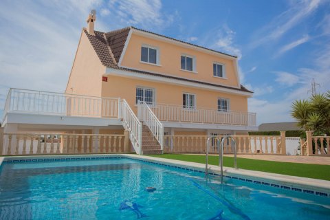Villa en venta en Ciudad Quesada, Alicante, España 6 dormitorios, 450 m2 No. 58768 - foto 1