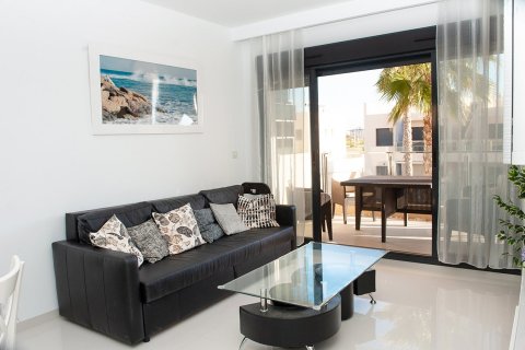 Apartamento en venta en Torre de la Horadada, Alicante, España 2 dormitorios, 68 m2 No. 58371 - foto 4