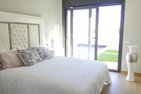 Villa en venta en Villamartin, Alicante, España 3 dormitorios, 117 m2 No. 58760 - foto 10