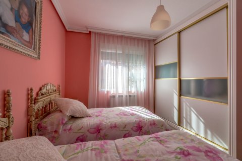 Villa en venta en Torrevieja, Alicante, España 4 dormitorios, 200 m2 No. 58707 - foto 5