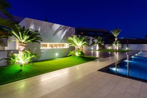 Villa en venta en Benidorm, Alicante, España 4 dormitorios, 540 m2 No. 58198 - foto 3