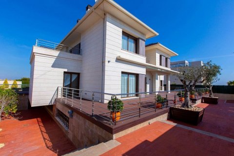 Villa en venta en La Mata, Alicante, España 4 dormitorios, 586 m2 No. 58836 - foto 2