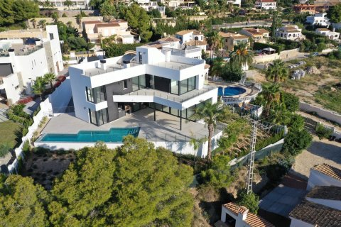 Villa en venta en Calpe, Alicante, España 5 dormitorios, 560 m2 No. 58401 - foto 2