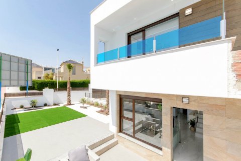 Casa adosada en venta en Torrevieja, Alicante, España 3 dormitorios, 89 m2 No. 58714 - foto 2
