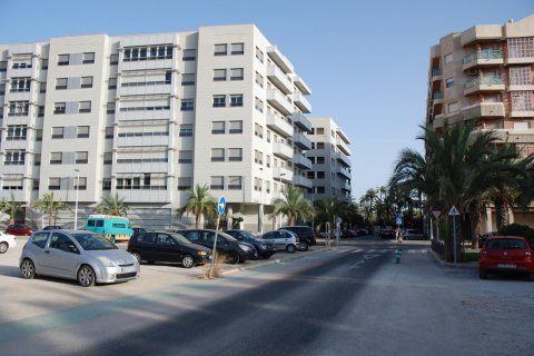 Apartamento en venta en Elche, Alicante, España 3 dormitorios, 108 m2 No. 58147 - foto 3