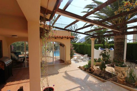 Villa en venta en Calpe, Alicante, España 7 dormitorios, 295 m2 No. 59000 - foto 3