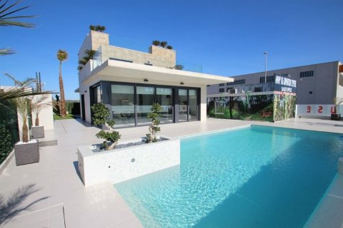 Villa en venta en Campoamor, Alicante, España 4 dormitorios, 197 m2 No. 58014 - foto 1