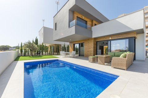Villa en venta en La Manga del Mar Menor, Murcia, España 3 dormitorios, 134 m2 No. 58500 - foto 1