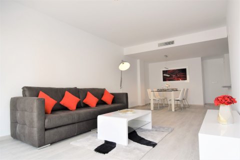 Apartamento en venta en Villamartin, Alicante, España 3 dormitorios, 122 m2 No. 58258 - foto 3