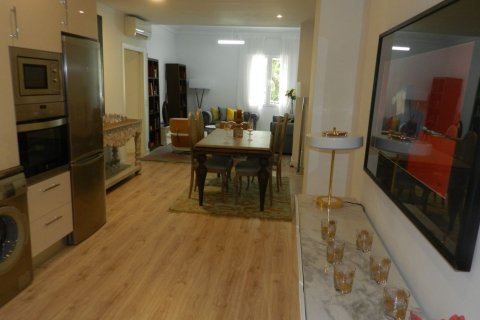 Apartamento en venta en Madrid, España 3 dormitorios, 130 m2 No. 58458 - foto 1