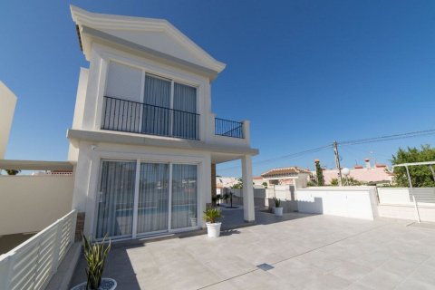 Villa en venta en Torrevieja, Alicante, España 5 dormitorios, 173 m2 No. 59400 - foto 5