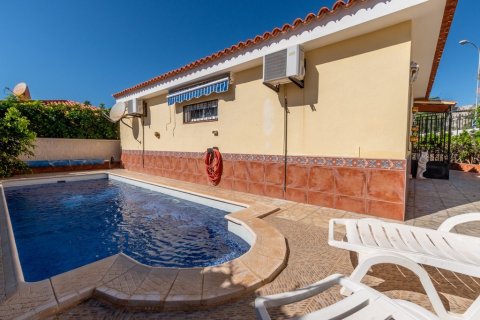 Villa en venta en Santa Cruz de Tenerife, Tenerife, España 3 dormitorios, 81 m2 No. 58643 - foto 1