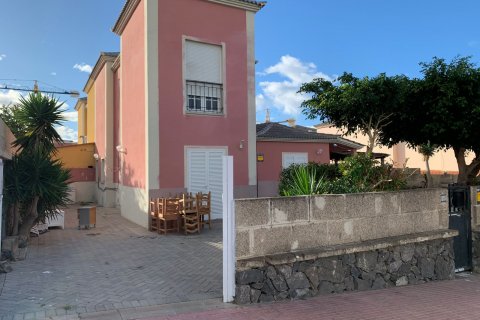 Villa en venta en Santa Cruz de Tenerife, Tenerife, España 3 dormitorios, 112 m2 No. 58657 - foto 2