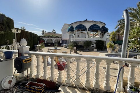 Villa en venta en Los Balcones, Alicante, España 4 dormitorios, 170 m2 No. 59003 - foto 3