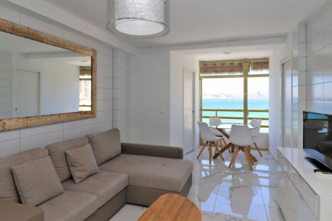 Apartamento en venta en Benidorm, Alicante, España 2 dormitorios, 76 m2 No. 58915 - foto 1