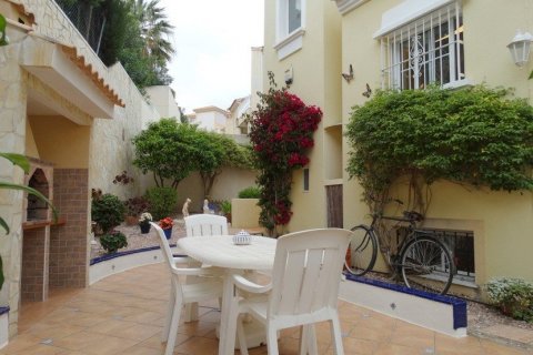 Villa en venta en Villamartin, Alicante, España 4 dormitorios, 180 m2 No. 58957 - foto 3