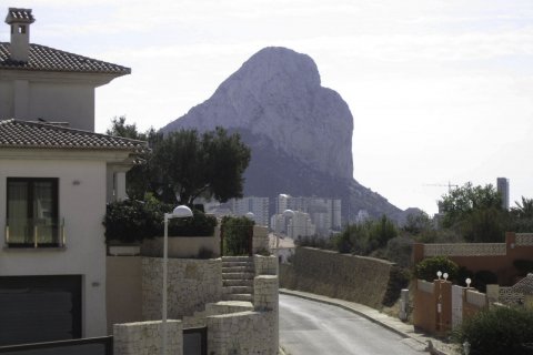 Villa en venta en Calpe, Alicante, España 7 dormitorios, 470 m2 No. 58999 - foto 2
