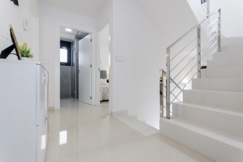 Villa en venta en San Miguel de Salinas, Alicante, España 4 dormitorios, 135 m2 No. 58008 - foto 7