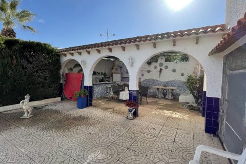 Villa en venta en Los Balcones, Alicante, España 4 dormitorios, 170 m2 No. 59003 - foto 4