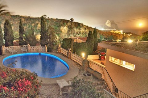 Villa en venta en Calpe, Alicante, España 4 dormitorios, 256 m2 No. 58359 - foto 3