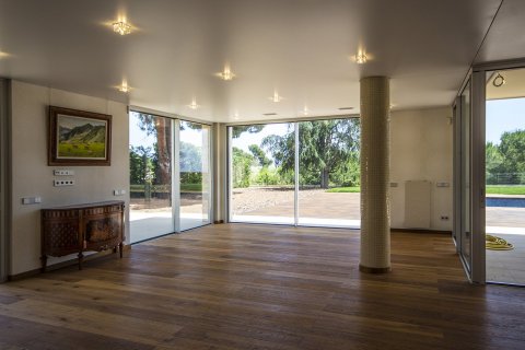 Villa en venta en Barcelona, España 4 dormitorios, 454 m2 No. 58526 - foto 5