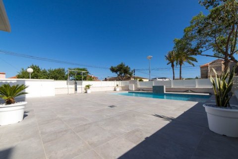Villa en venta en Torrevieja, Alicante, España 5 dormitorios, 173 m2 No. 59400 - foto 6
