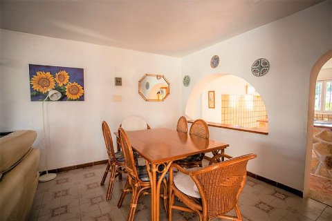 Villa en venta en Calpe, Alicante, España 7 dormitorios, 200 m2 No. 58650 - foto 9