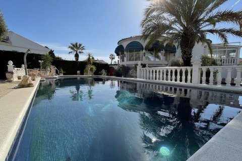Villa en venta en Los Balcones, Alicante, España 4 dormitorios, 170 m2 No. 59003 - foto 1