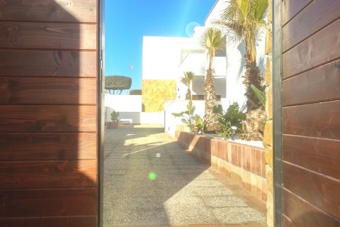 Villa en venta en Torrevieja, Alicante, España 3 dormitorios, 146 m2 No. 58061 - foto 5
