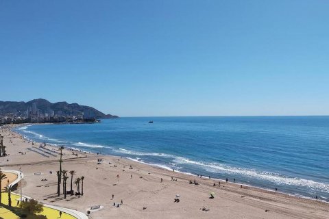 Apartamento en venta en Benidorm, Alicante, España 2 dormitorios, 91 m2 No. 59391 - foto 4