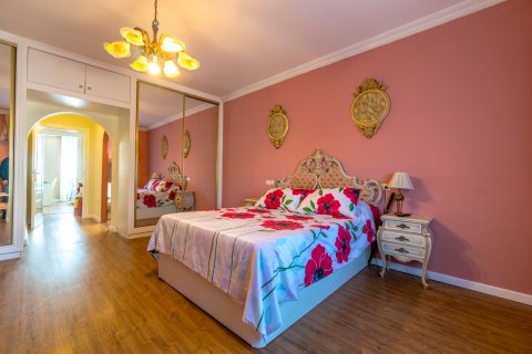 Villa en venta en Torrevieja, Alicante, España 4 dormitorios, 200 m2 No. 58707 - foto 3