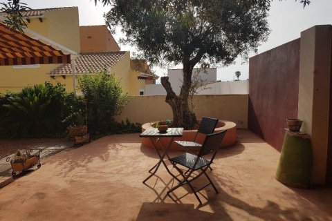 Villa en venta en Torrevieja, Alicante, España 4 dormitorios, 157 m2 No. 58355 - foto 2