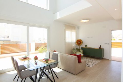 Villa en venta en Torrevieja, Alicante, España 3 dormitorios, 320 m2 No. 58384 - foto 5