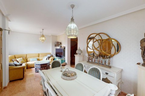 Casa adosada en venta en Torrevieja, Alicante, España 3 dormitorios, 153 m2 No. 58846 - foto 7