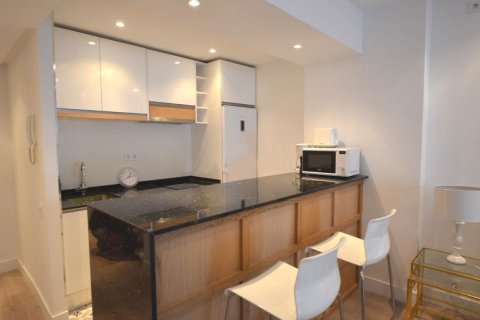 Apartamento en venta en Madrid, España 2 dormitorios, 75 m2 No. 58453 - foto 4