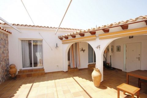 Villa en venta en Calpe, Alicante, España 3 dormitorios, 234 m2 No. 58751 - foto 2
