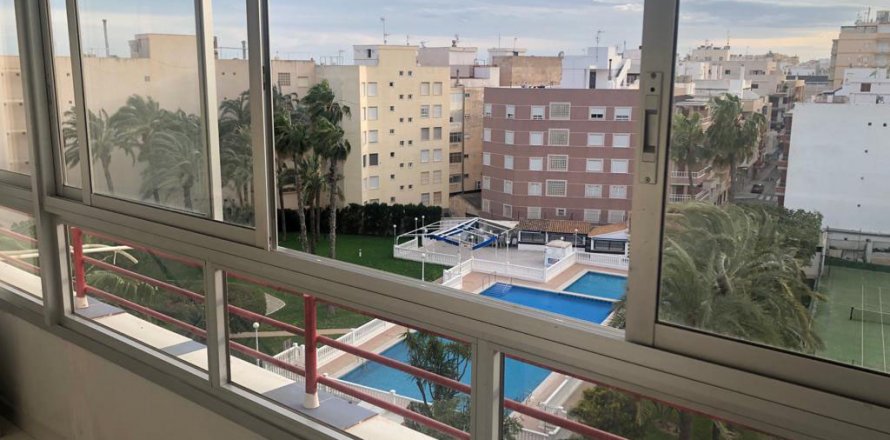 Apartamento en Torrevieja, Alicante, España 3 dormitorios, 100 m2 No. 58311