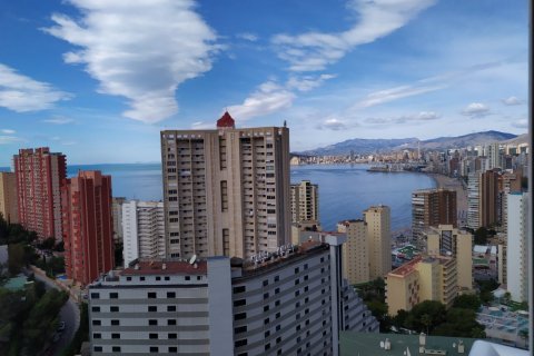 Apartamento en venta en Benidorm, Alicante, España 2 dormitorios, 75 m2 No. 59098 - foto 1