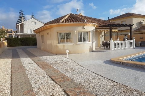 Villa en venta en La Zenia, Alicante, España 3 dormitorios, 150 m2 No. 58693 - foto 10