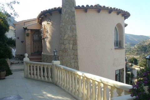 Villa en venta en Calpe, Alicante, España 5 dormitorios, 230 m2 No. 57750 - foto 1