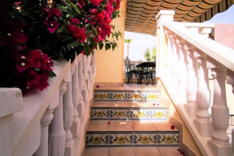 Villa en venta en Cabo Roig, Alicante, España 3 dormitorios, 111 m2 No. 58405 - foto 3