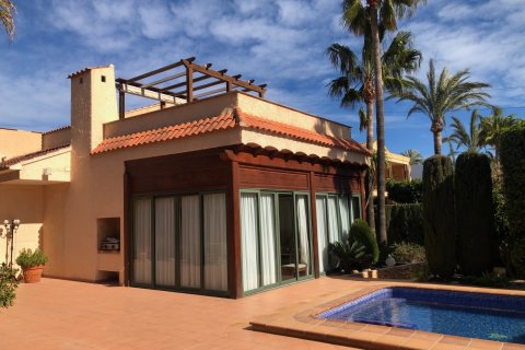 Villa en venta en La Nucia, Alicante, España 4 dormitorios, 345 m2 No. 58649 - foto 1