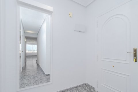 Casa adosada en venta en Torrevieja, Alicante, España 3 dormitorios, 89 m2 No. 58467 - foto 10