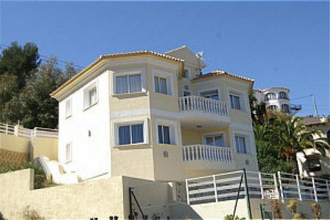 Villa en venta en Calpe, Alicante, España 3 dormitorios, 150 m2 No. 59008 - foto 1