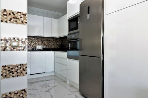 Apartamento en venta en Benidorm, Alicante, España 2 dormitorios, 76 m2 No. 58915 - foto 5