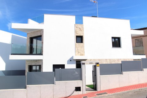 Villa en venta en La Mata, Alicante, España 3 dormitorios, 175 m2 No. 58830 - foto 2