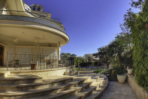 Villa en venta en Alicante, España 11 dormitorios, 1147 m2 No. 58943 - foto 4