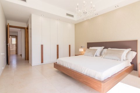 Villa en venta en Campoamor, Alicante, España 5 dormitorios, 256 m2 No. 58546 - foto 7