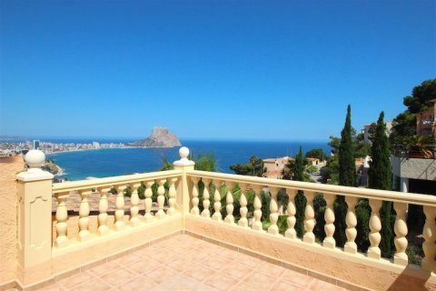 Villa en venta en Calpe, Alicante, España 5 dormitorios, 303 m2 No. 59104 - foto 2